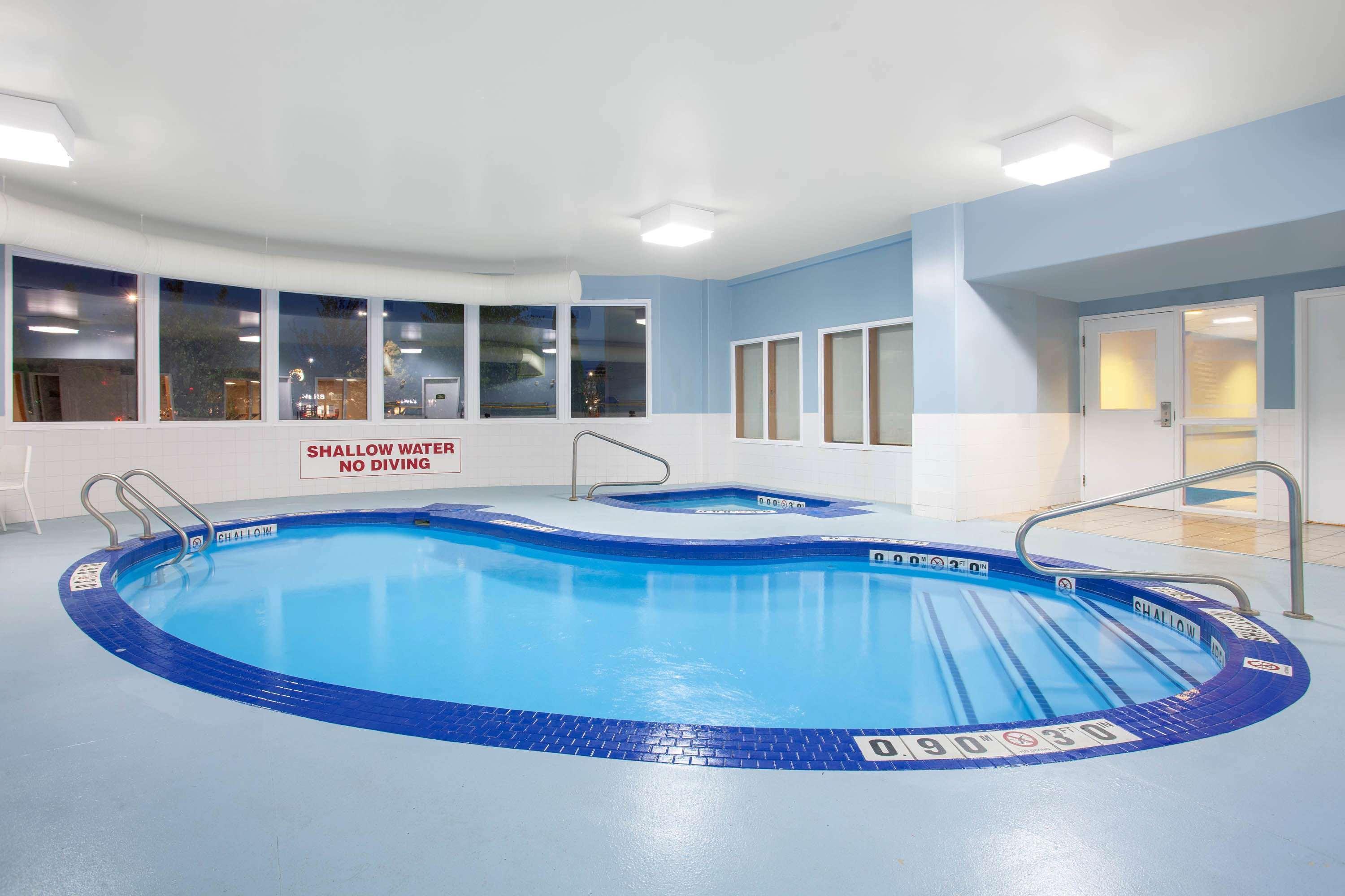 Hotel Super 8 By Wyndham Midland Extérieur photo