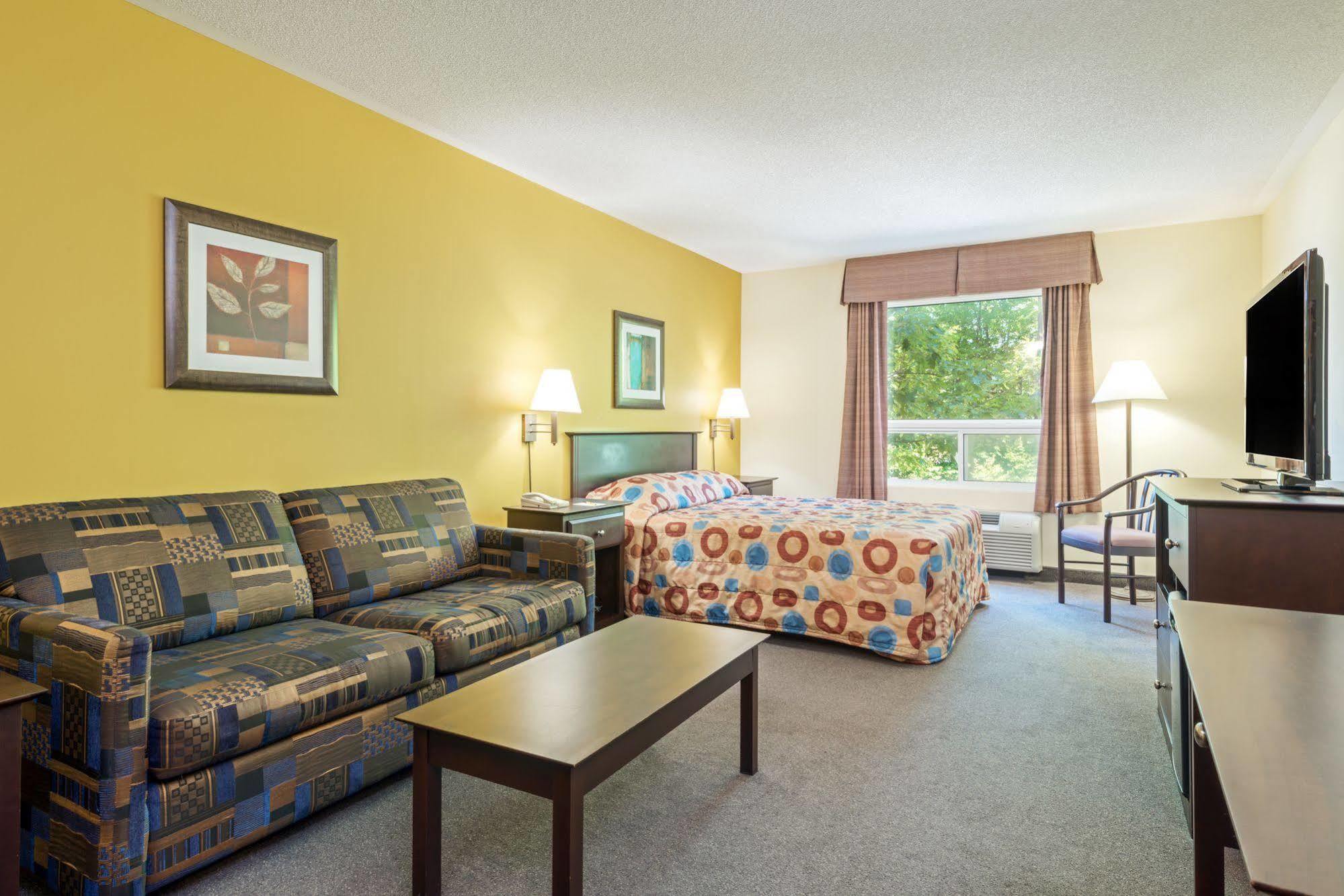 Hotel Super 8 By Wyndham Midland Extérieur photo