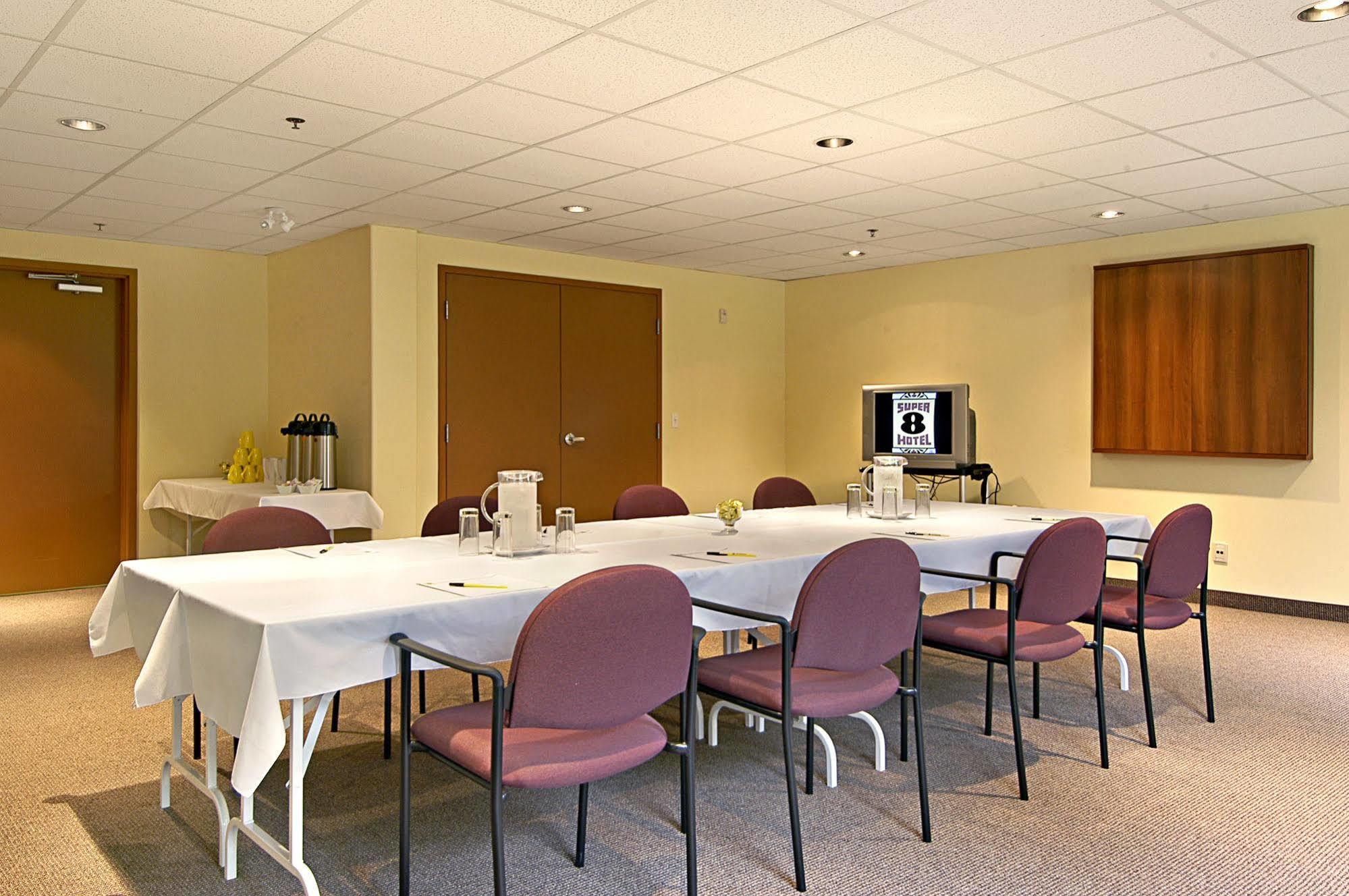 Hotel Super 8 By Wyndham Midland Extérieur photo