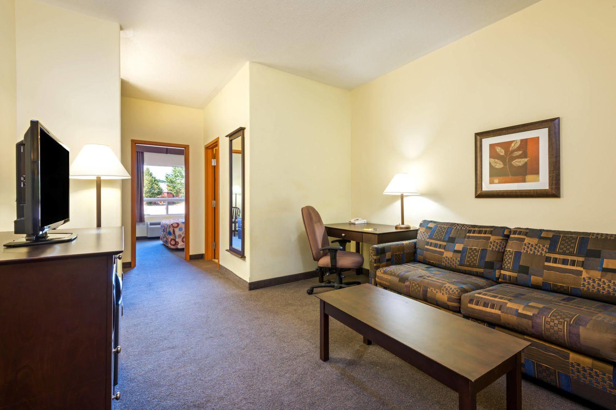 Hotel Super 8 By Wyndham Midland Extérieur photo