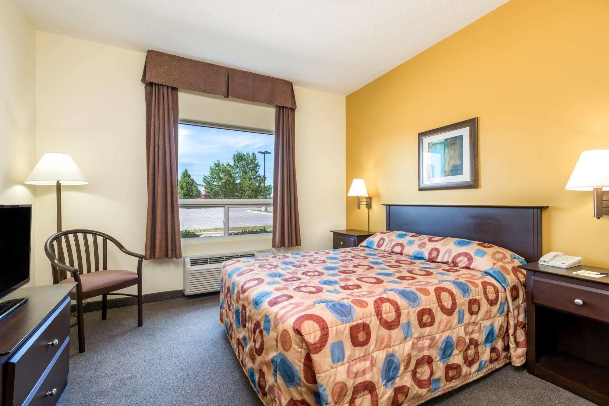 Hotel Super 8 By Wyndham Midland Extérieur photo