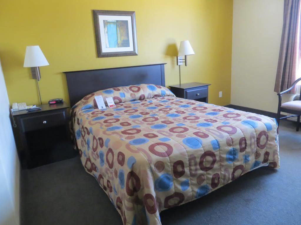 Hotel Super 8 By Wyndham Midland Extérieur photo